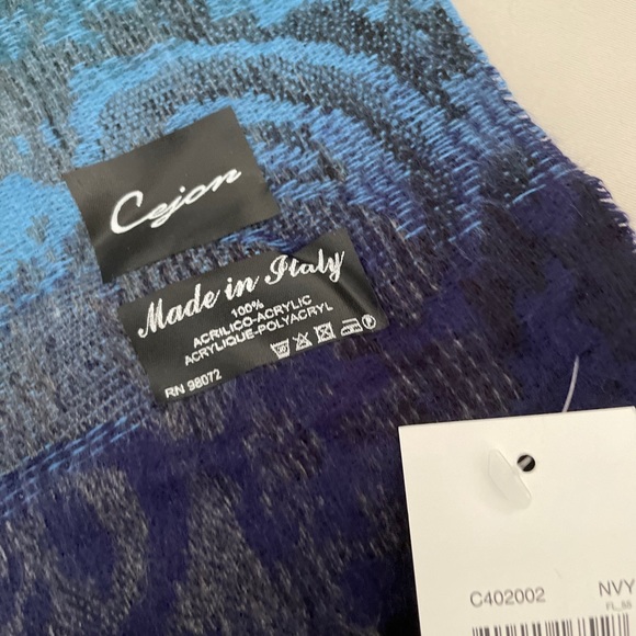 Scarf - Picture 2 of 4